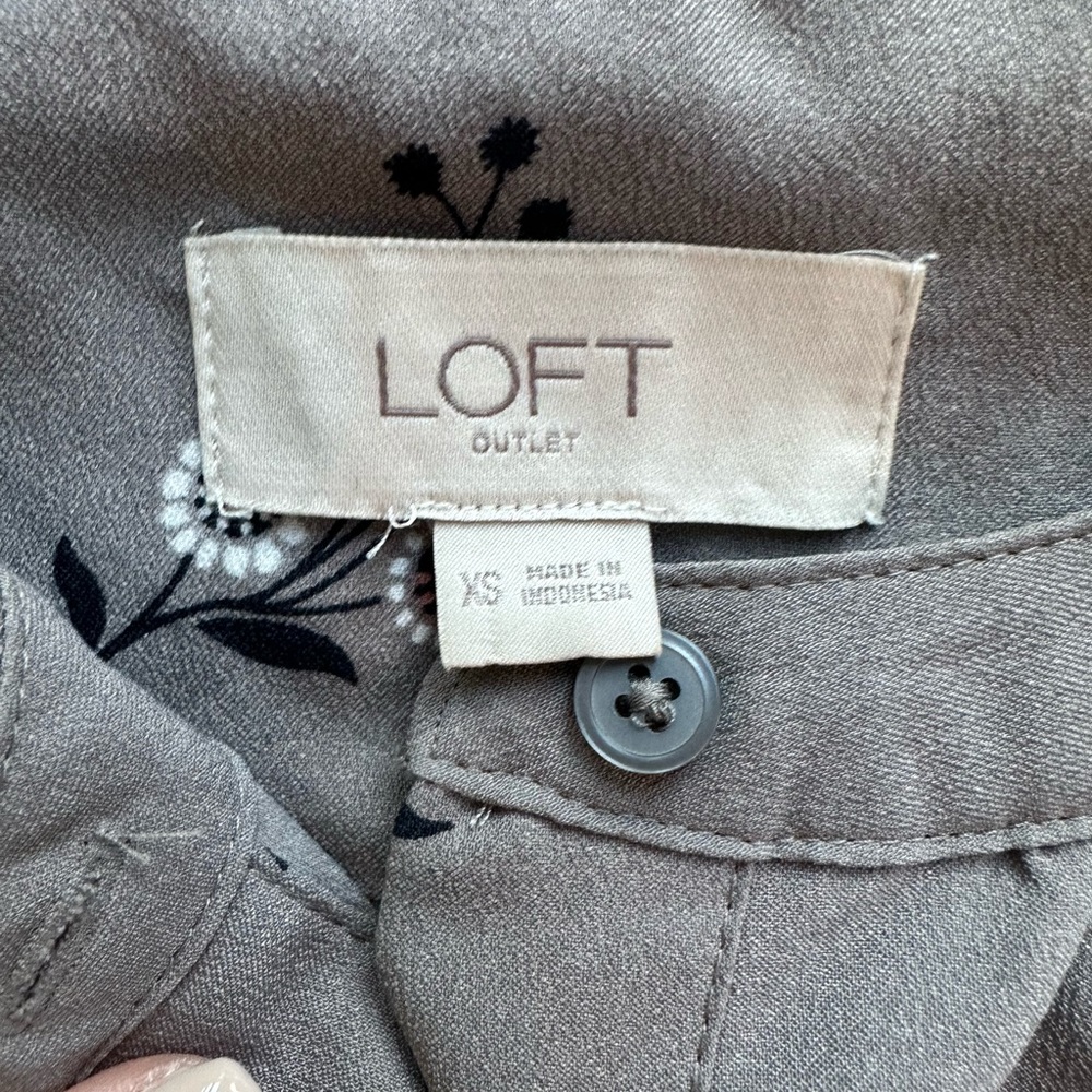 Ann Taylor LOFT Gray Sleeveless Dress - Picture 2 of 2